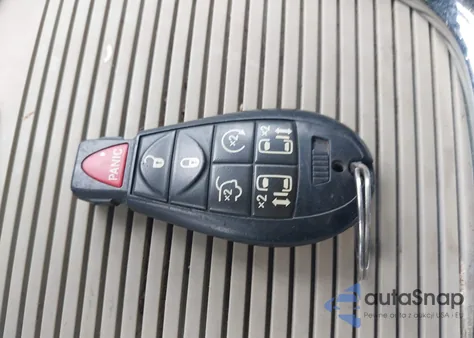 2015 Chrysler Town & Country Touring-L из США, поврежденный, VIN 2C4RC1CG6FR705834